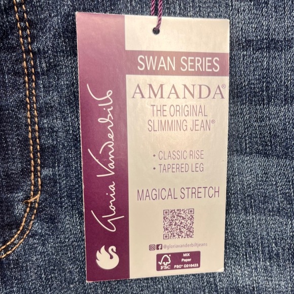 NWT Gloria Vanderbilt Amanda Jeans Size 14 Dark Slimming Classic Rise Tapered - Picture 3 of 10